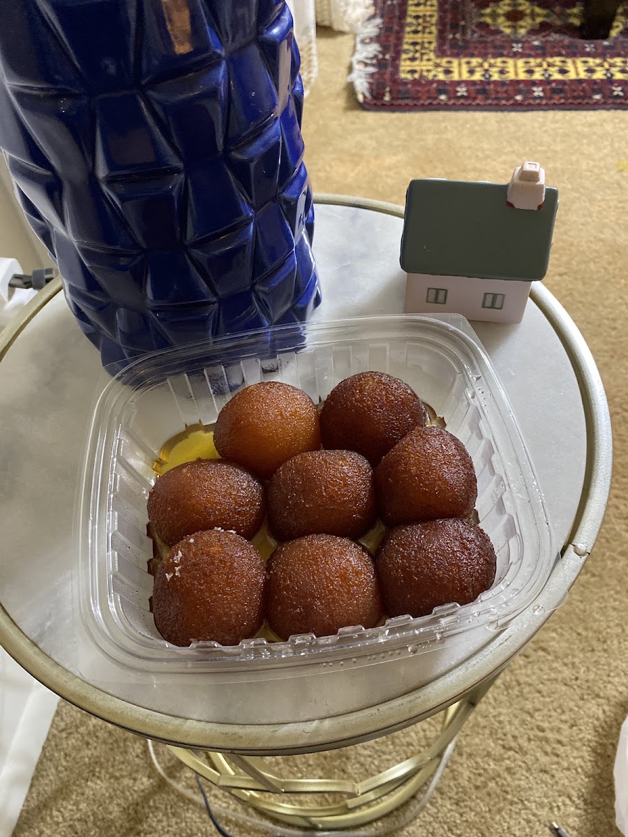 Shiney's Sweets & Restaurant Photo 6